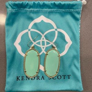 Kendra Scott Danielle Gold Drop Earrings in Mint